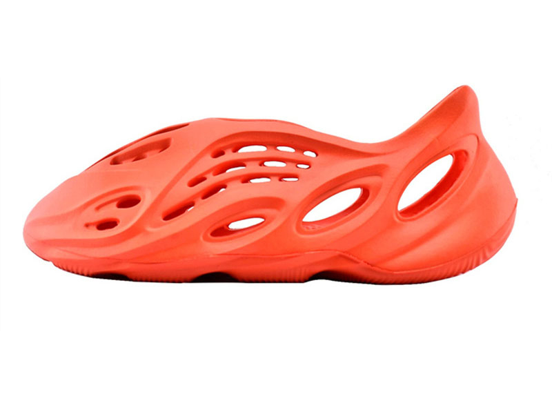 Yeezys Foam Runner Magma Red