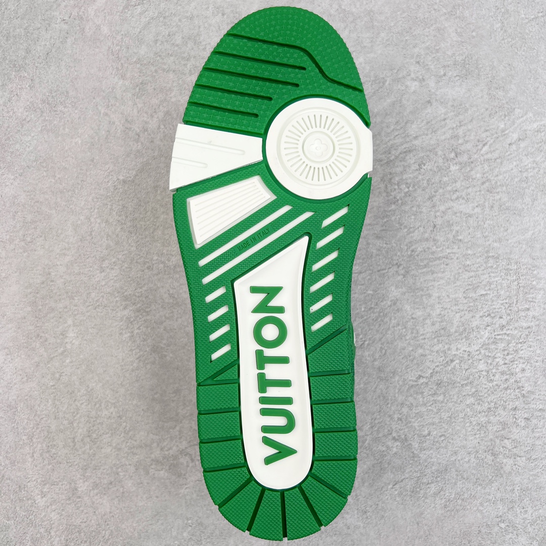 Louis Vuitton Sneakers green