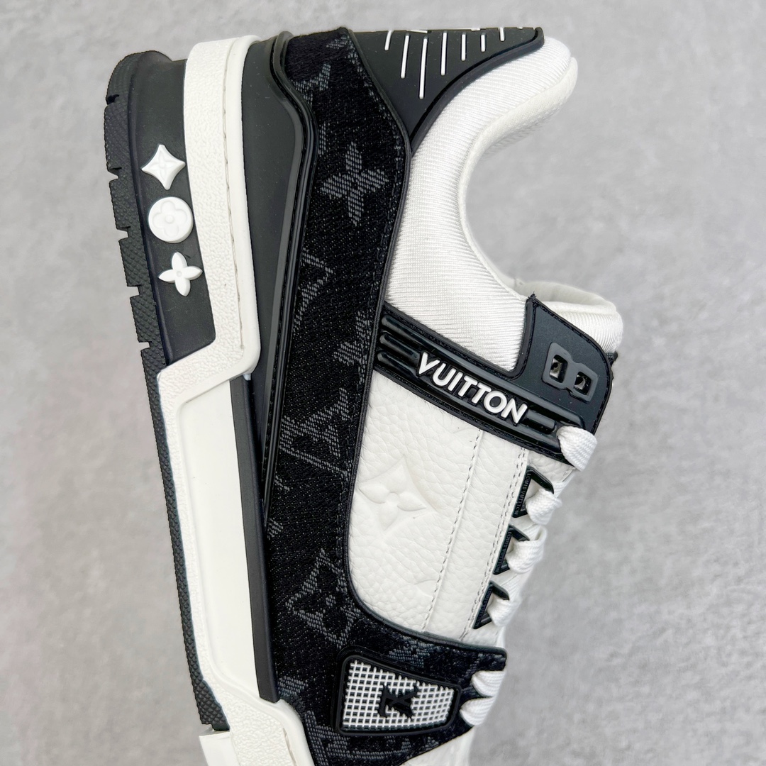 Louis Vuitton Sneakers Black