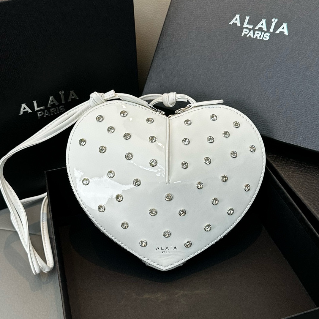 ALaia Diamond Heart Handbag