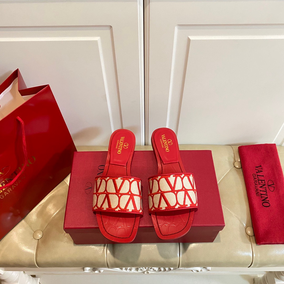 Valentino Everything Fits Comfortably Slide Sandal