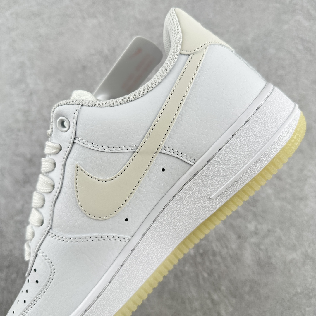 Nike Air Force 1  White Biege