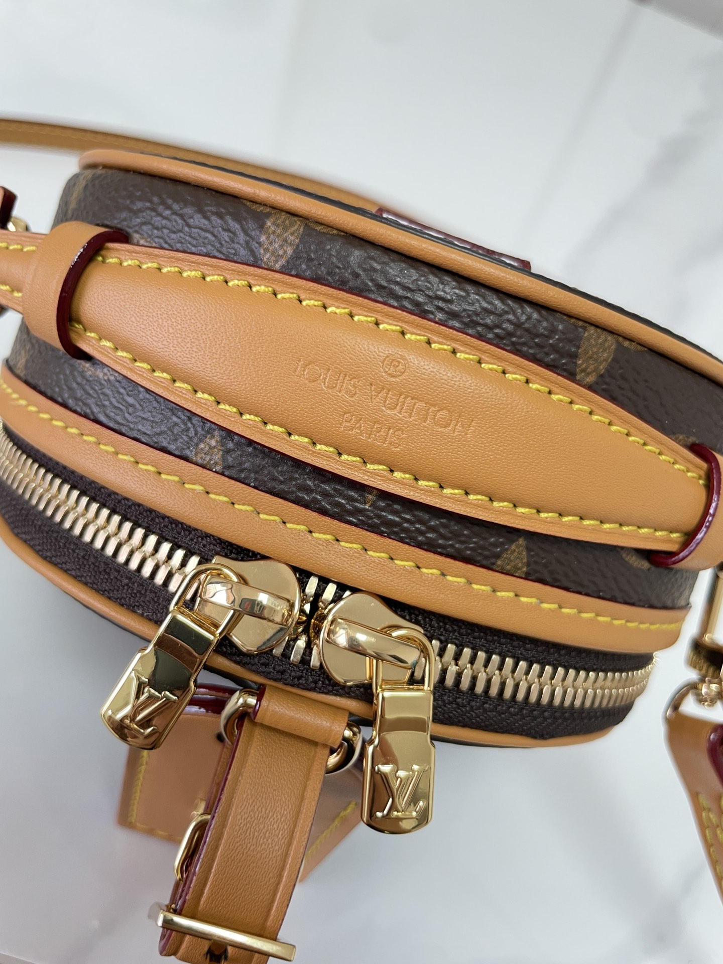 Louis Vuitton Boite Chapeau M44699