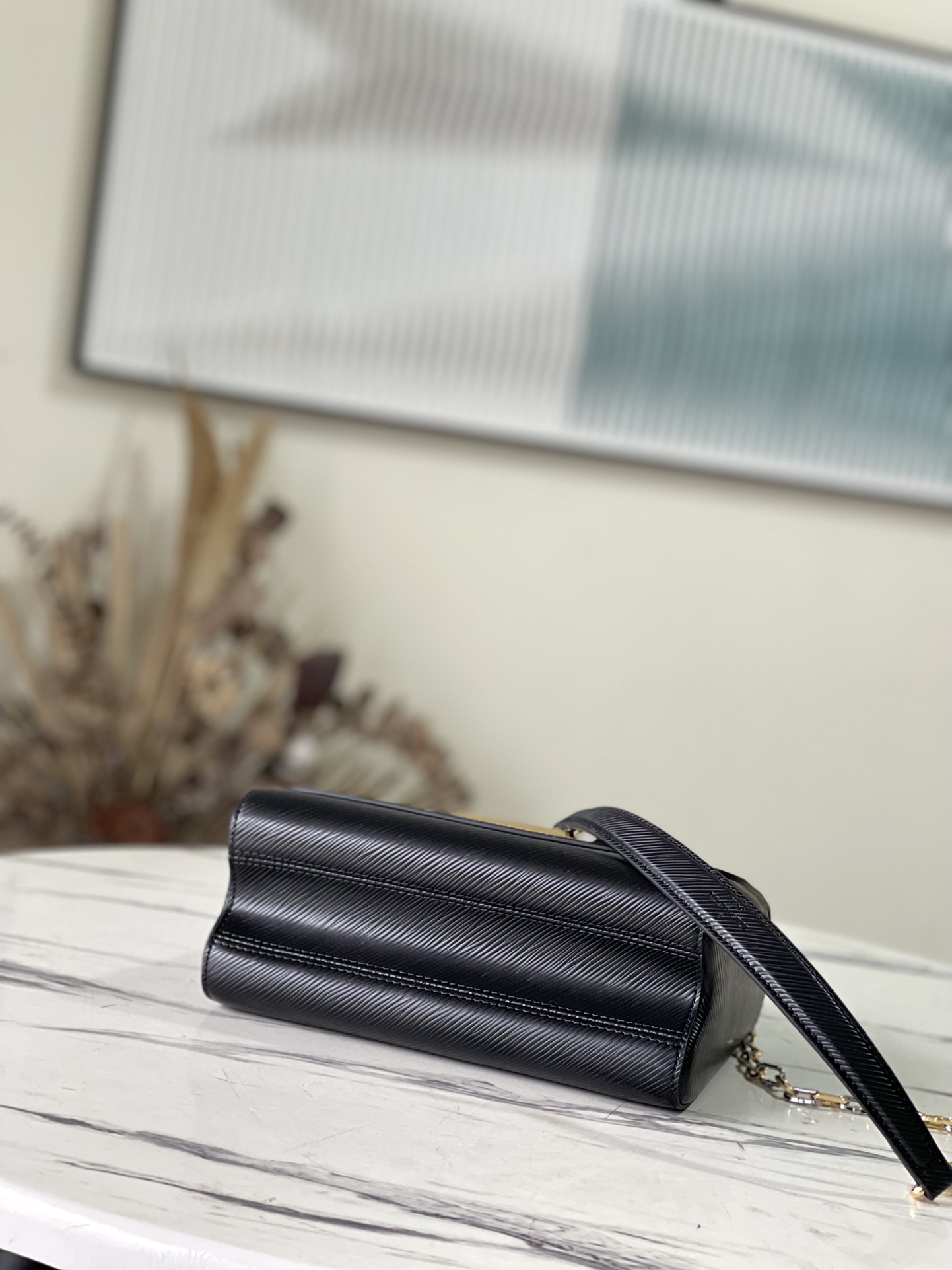 Louis Vuitton Twist MM M21025