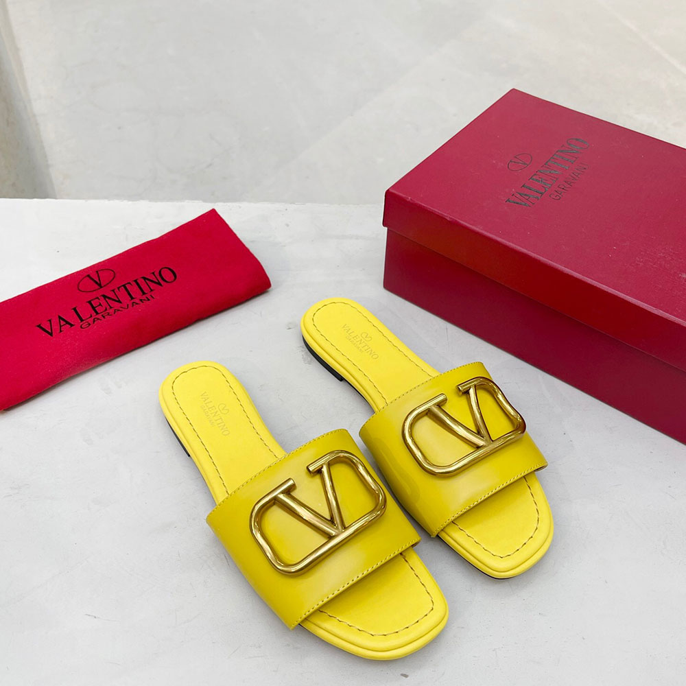 Valentino Leather Casual Fashion Flip-Flops Slide Sandal