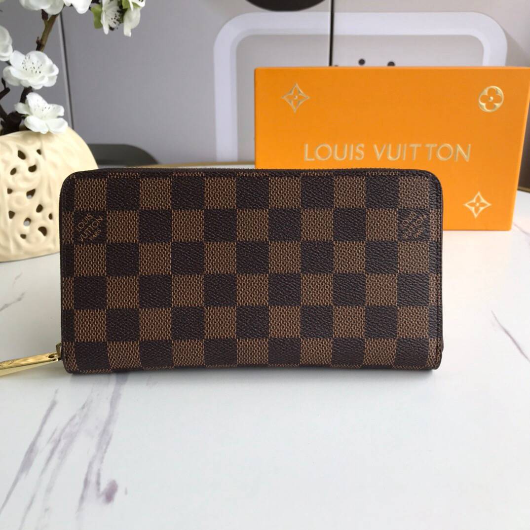 Louis Vuitton LV Zippy Wallet
