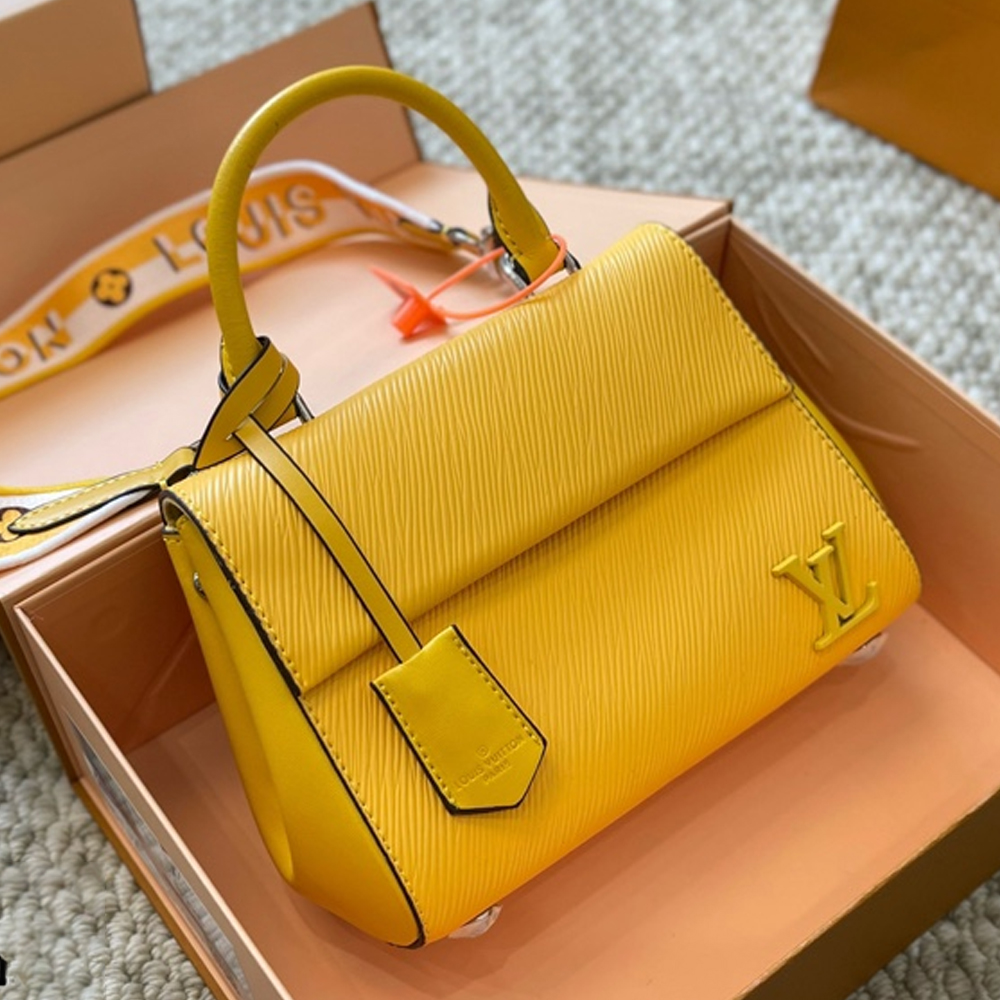 Louis Vuitton LV  Cluny Grained Leather Shoulder Handbag