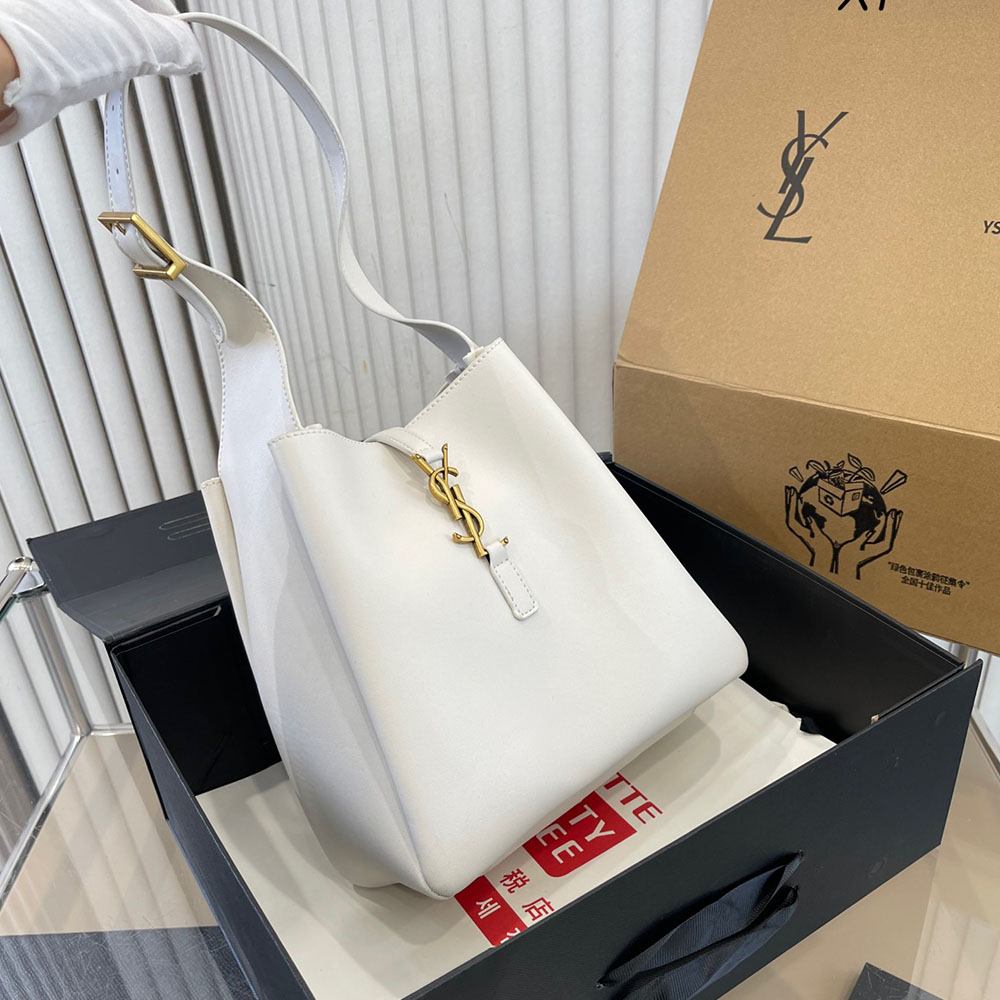 SAINT LAURENT YSL Le 5 à 7 monogram-plaque shoulder bag