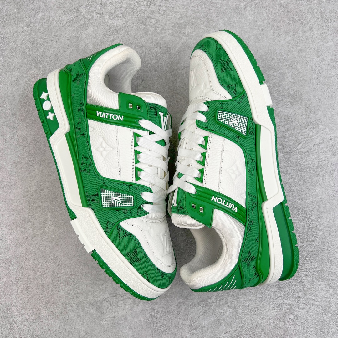 Louis Vuitton Sneakers green