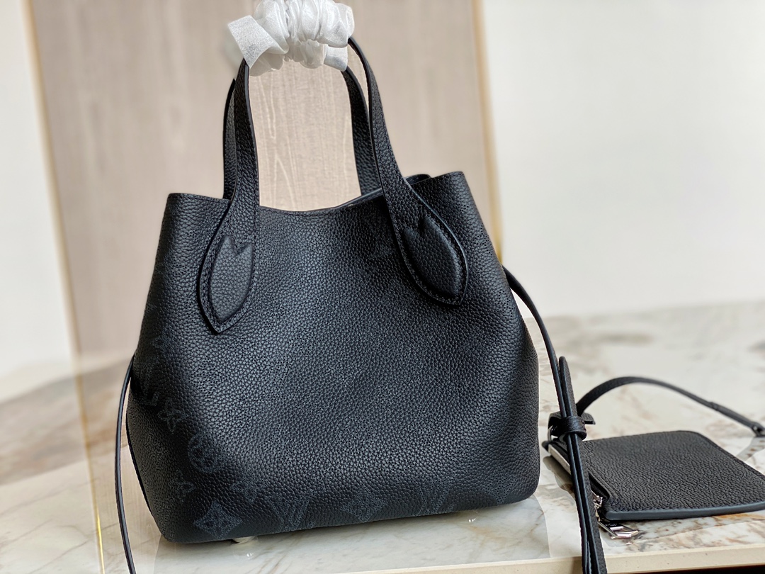 Louis Vuitton Blossom PM M21848