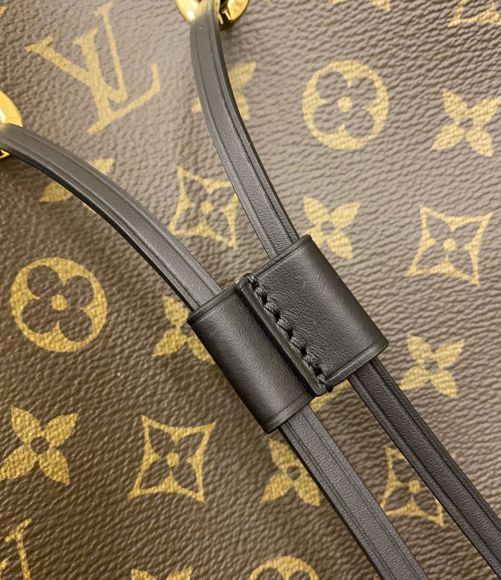 Louis Vuitton NeoNoe MM M44020