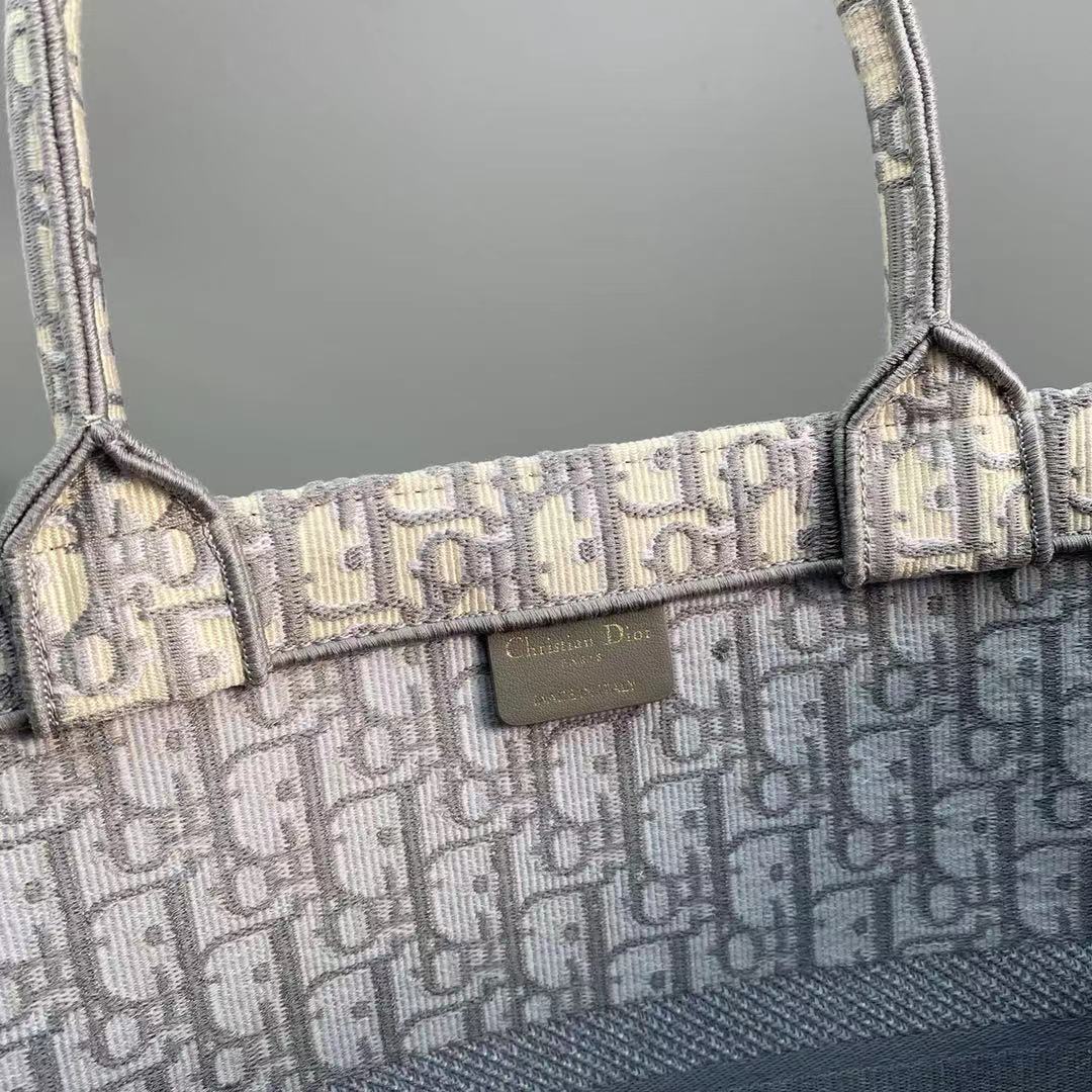 Dior Book Tote Medium Gray Dior Oblique Embroidery M1296ZRIW_M932