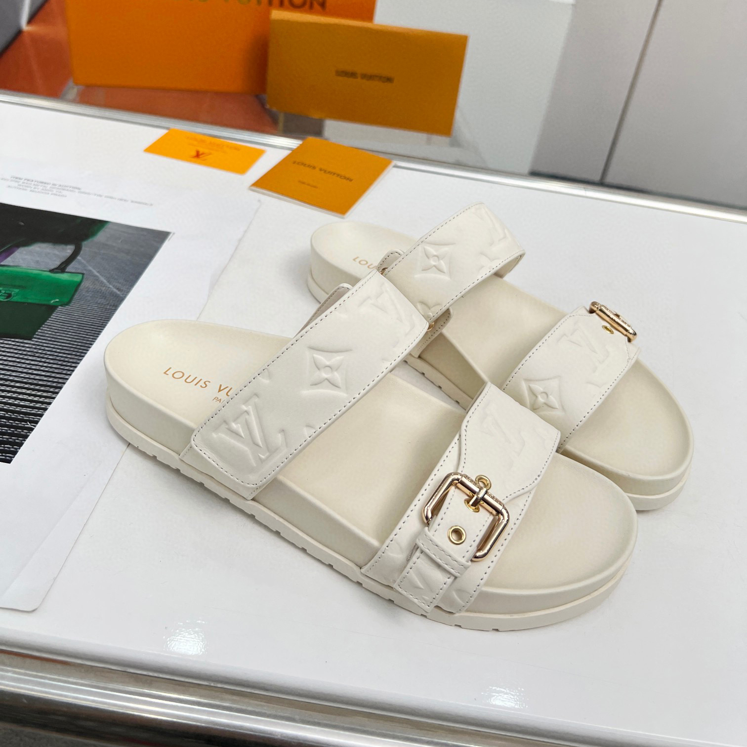 Louis Vuitton LV Bom Dia Fashion Flip-flops Slide Sandal