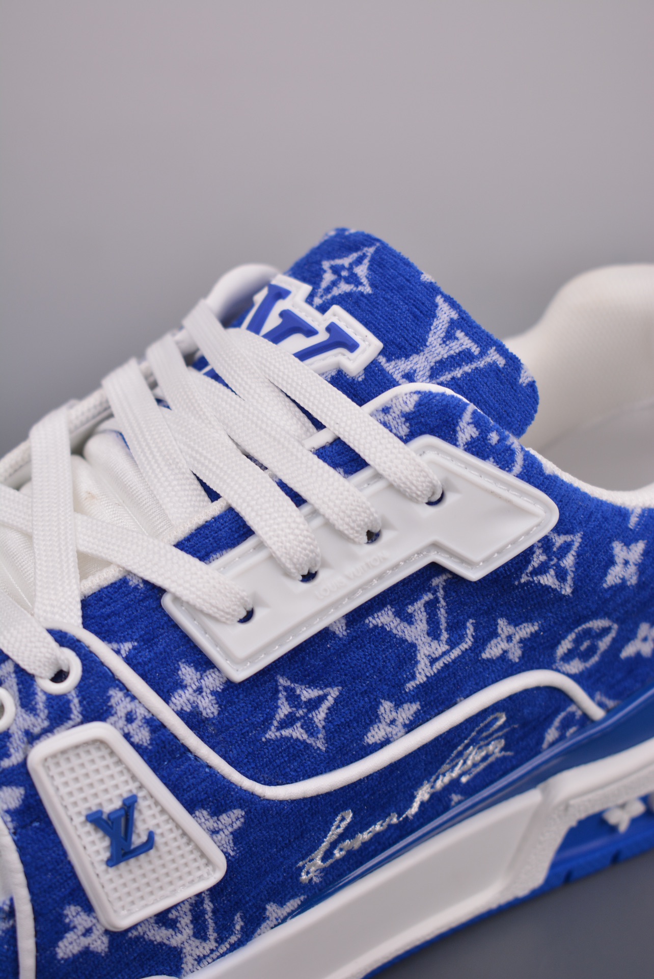 Louis Vuitton Sneakers pattern blue