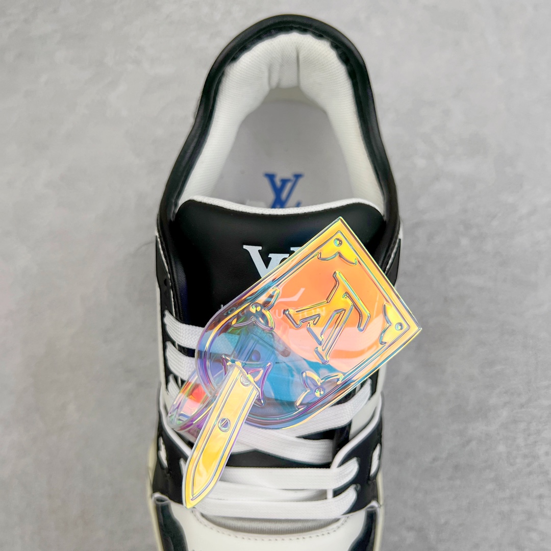 Louis Vuitton Sneakers black white