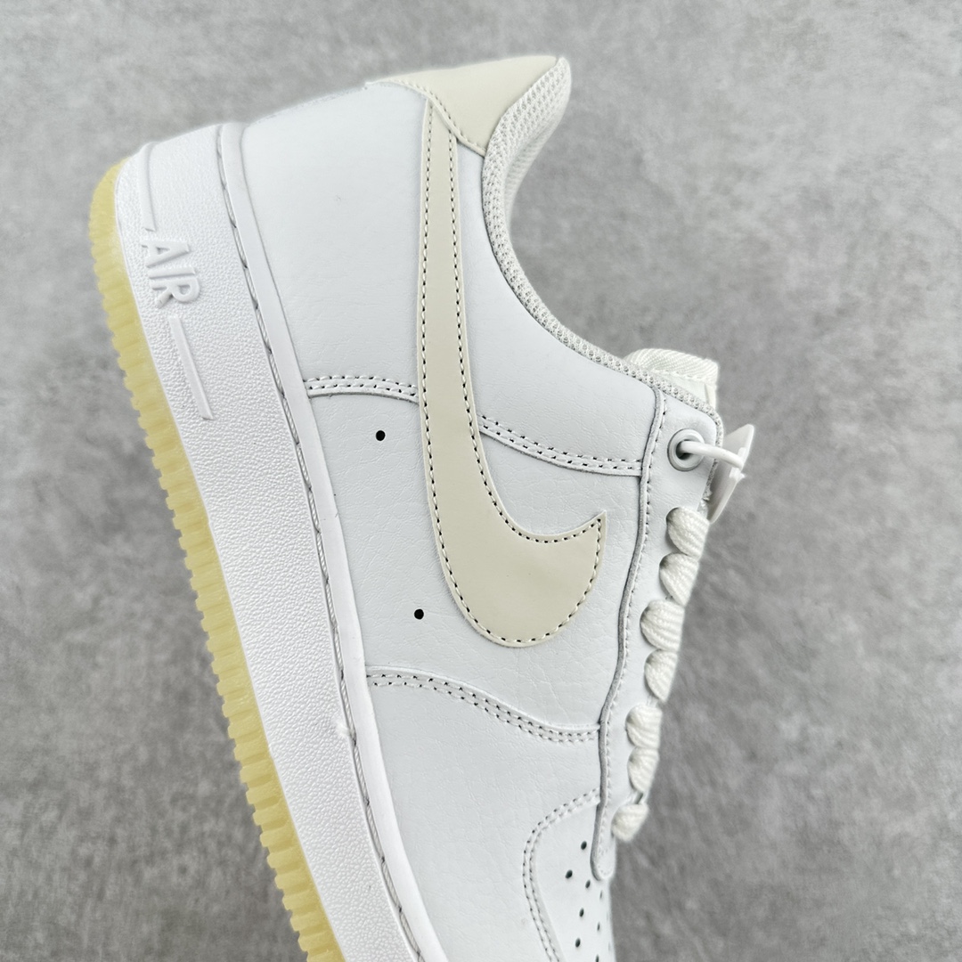 Nike Air Force 1  White Biege
