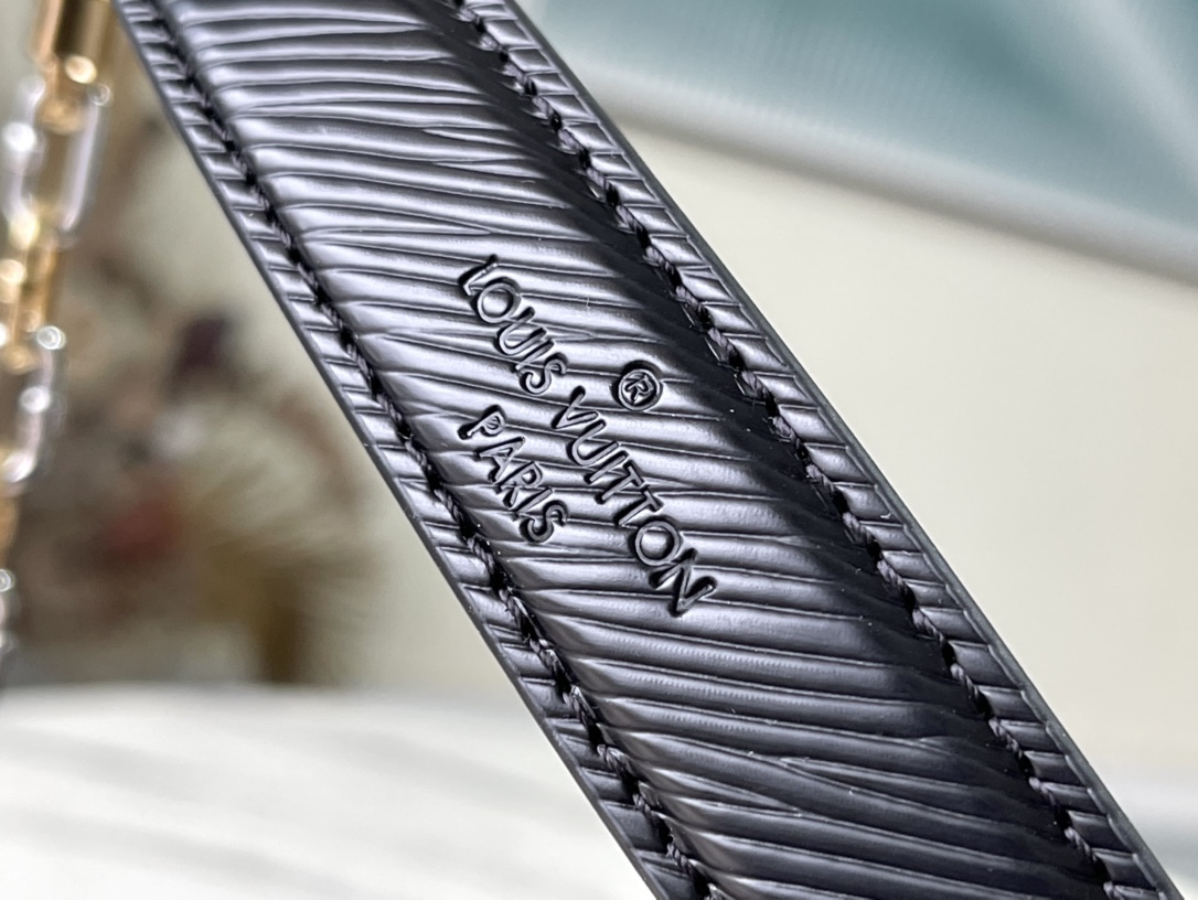 Louis Vuitton Twist MM M21025