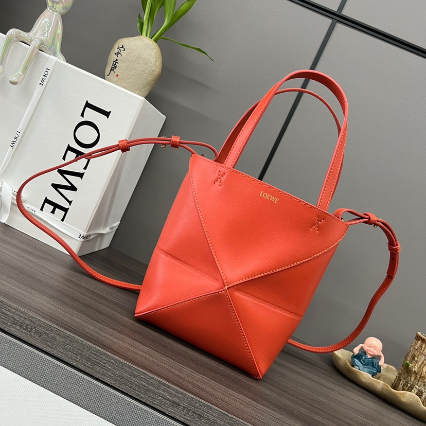Loewe Mini Puzzle Fold Tote in shiny calfskin Red