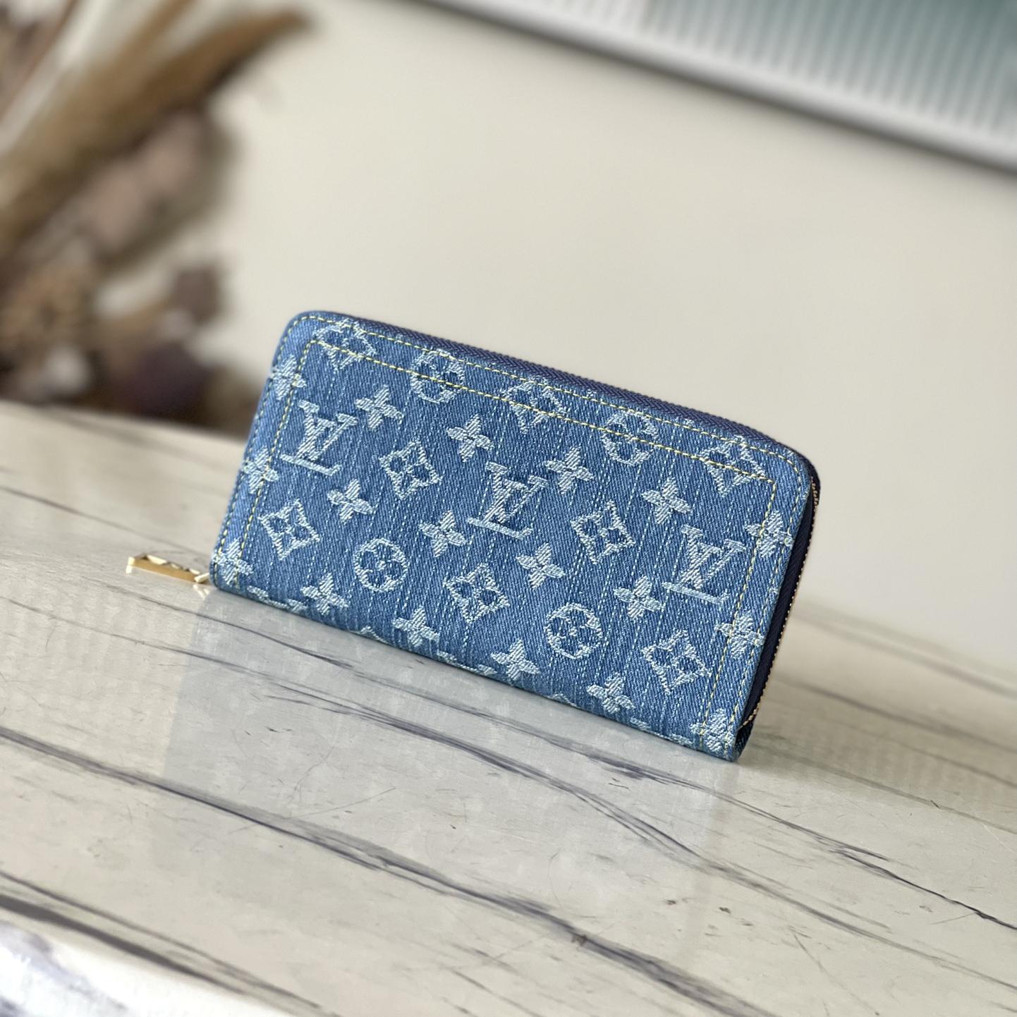 Louis Vuitton LV Zippy Wallet M82958