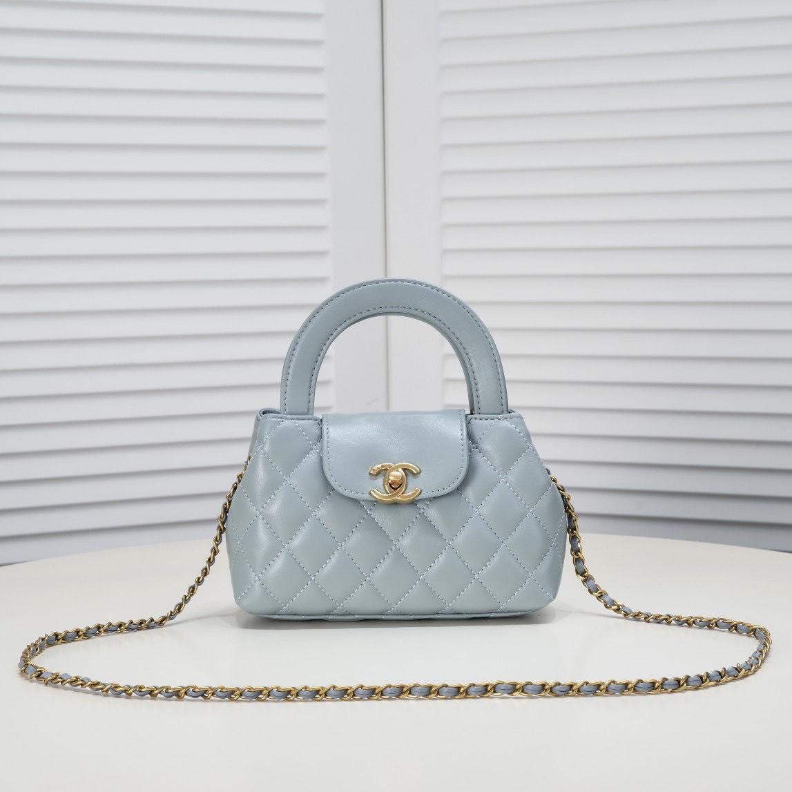 Chanel 23K Kelly Chain Handle Calfskin Handbag