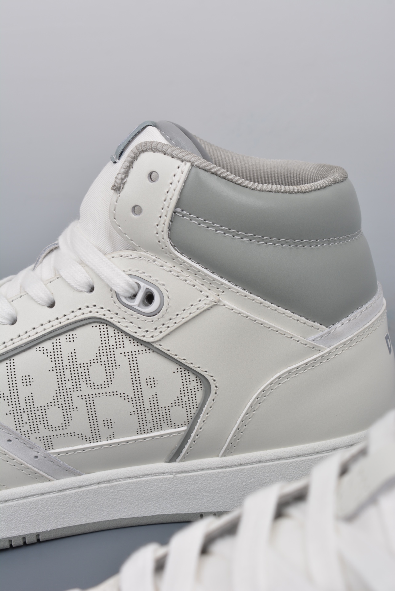 Dior B27 Sneakers High-Top White Gray