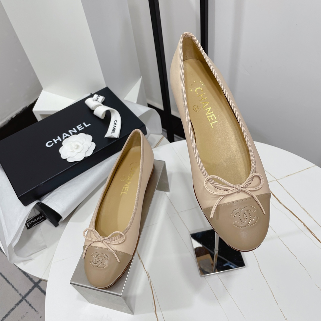 Chanel  Simple casual shoes Sandals Slide