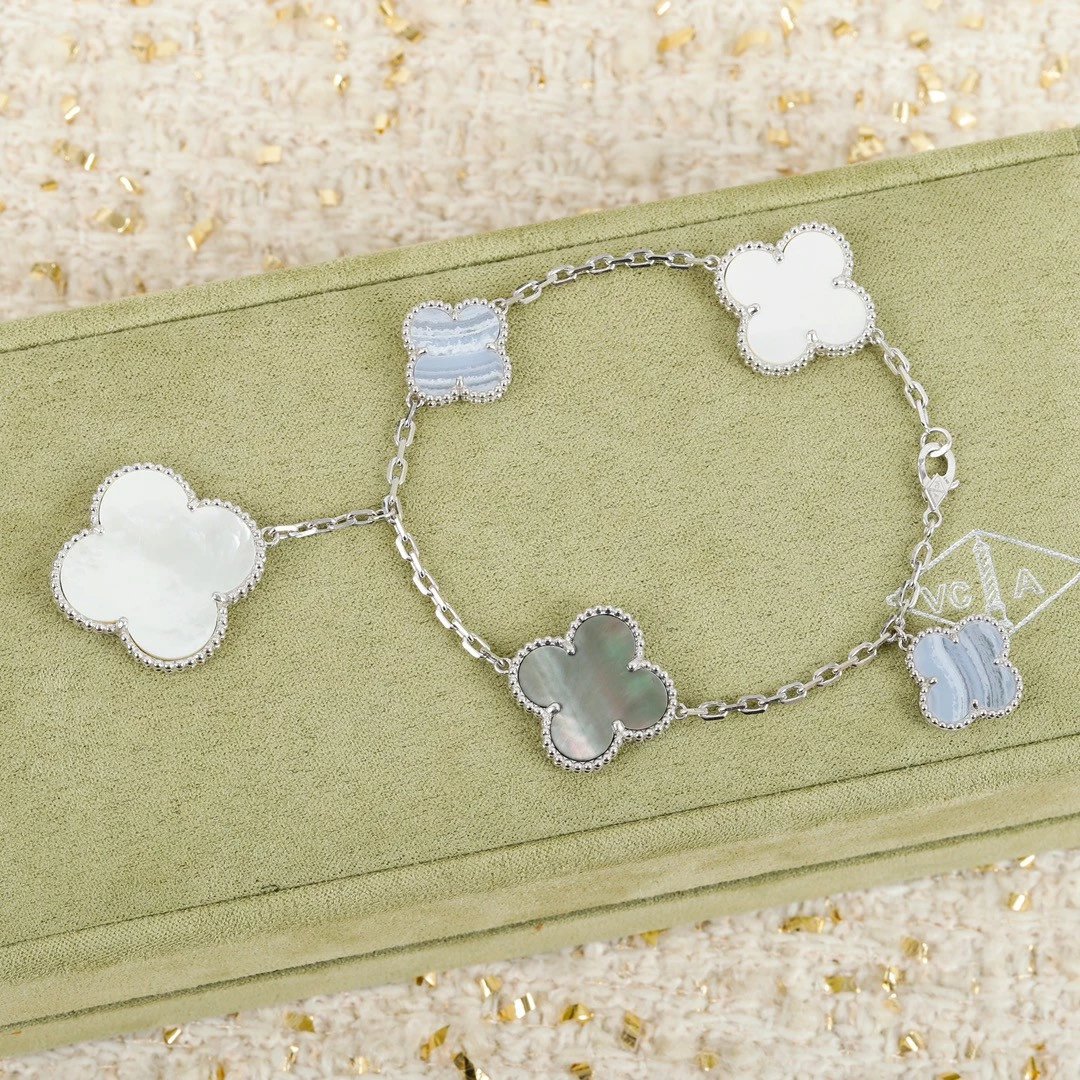 Van Cleef&Arpels VCA irregular alhambra Bracelet