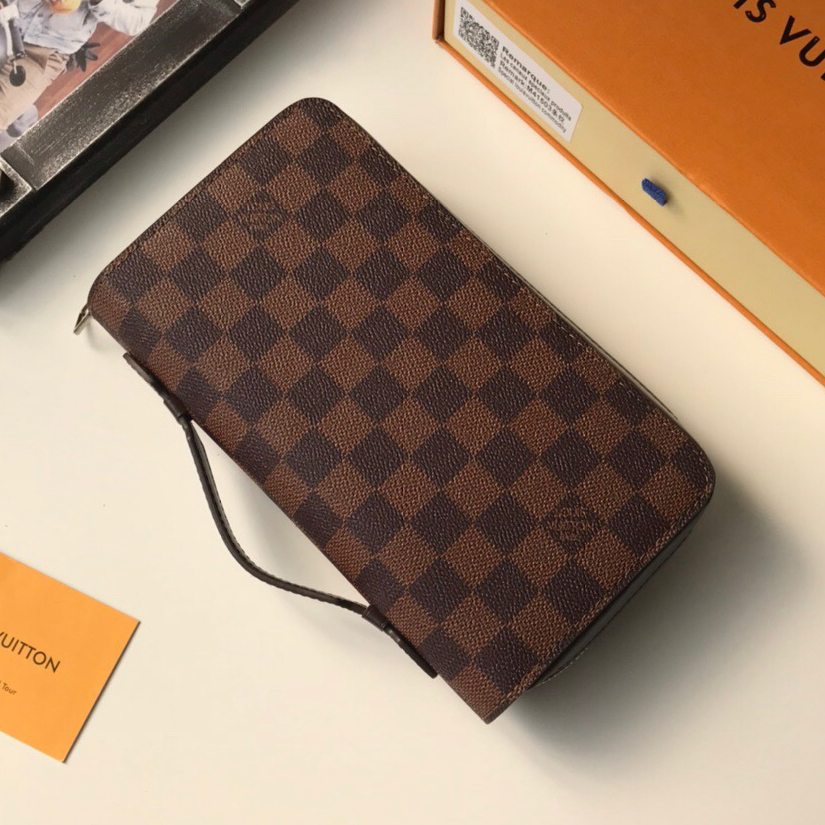 Louis Vuitton LV Zippy Wallet
