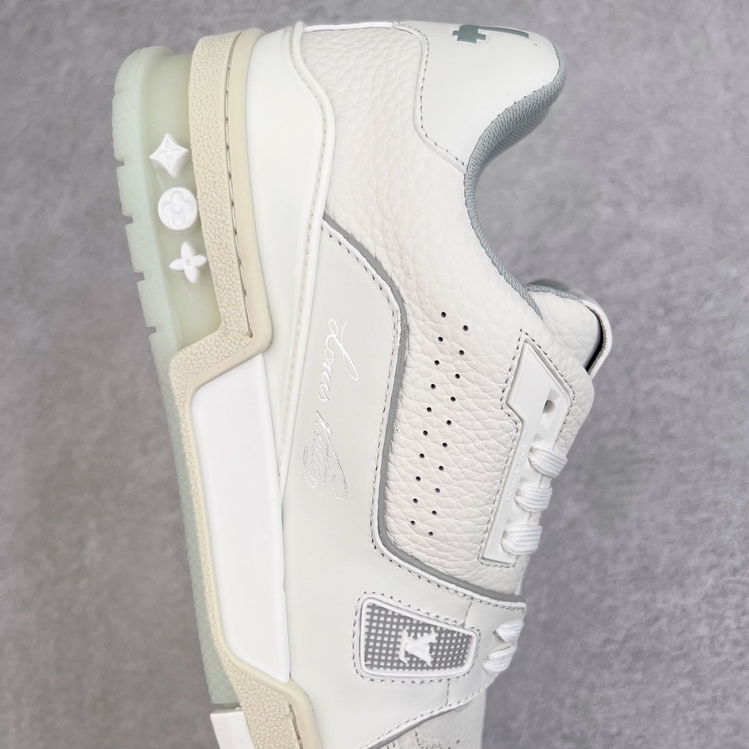 Louis Vuitton Sneakers white