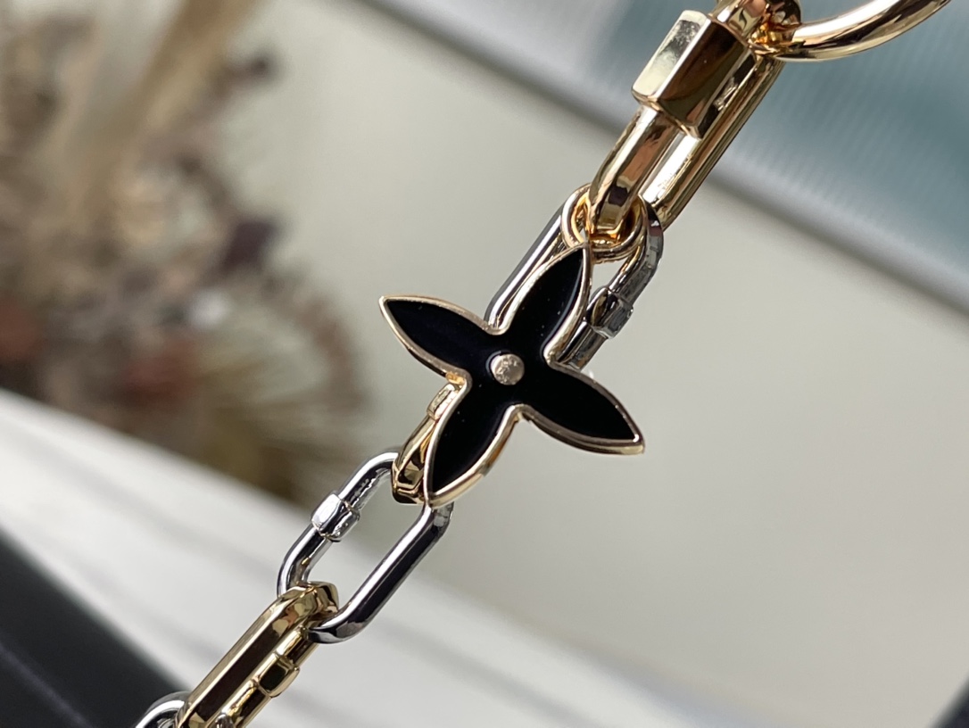 Louis Vuitton Twist MM M21025