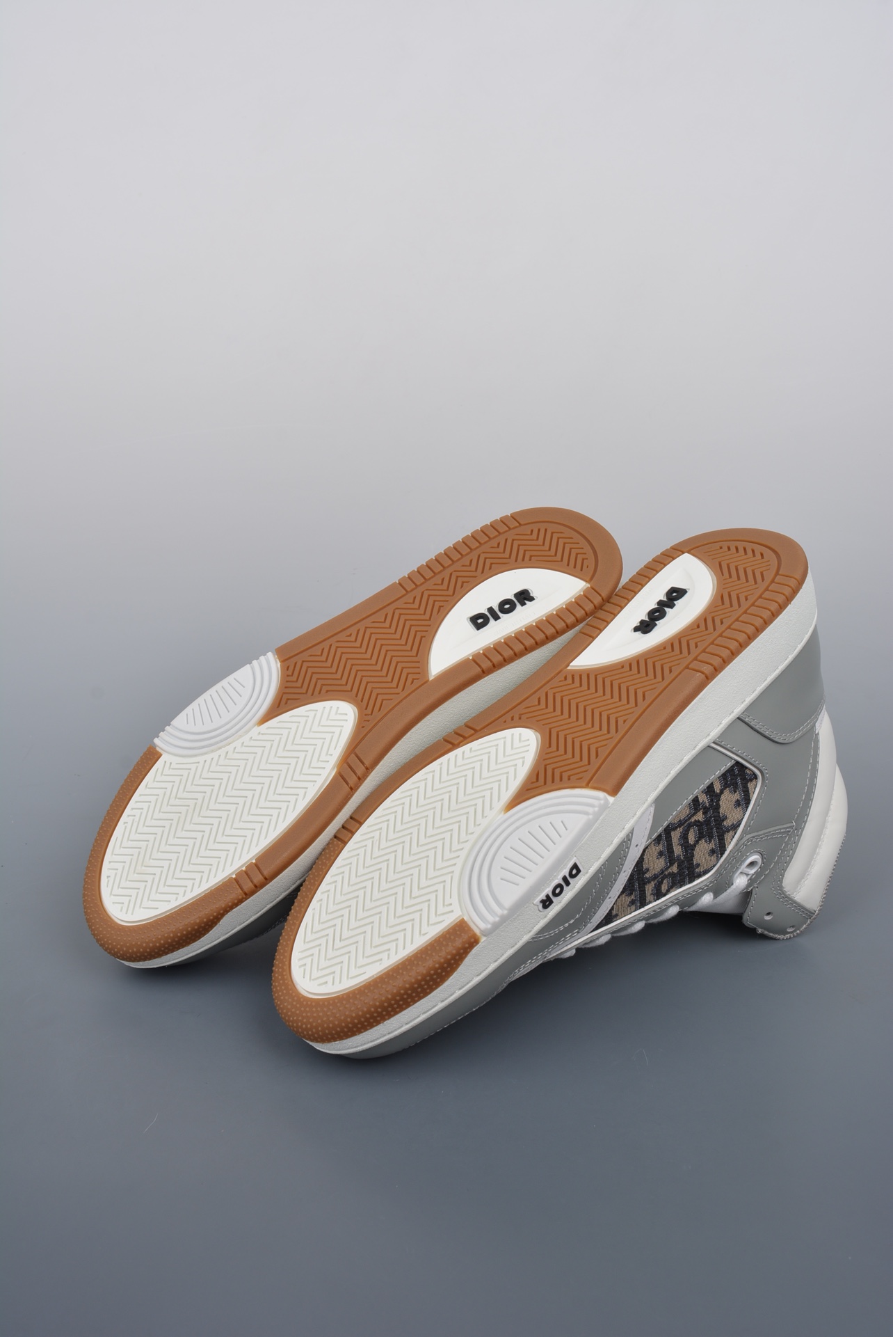 Dior B27 Sneakers High-Top Gray