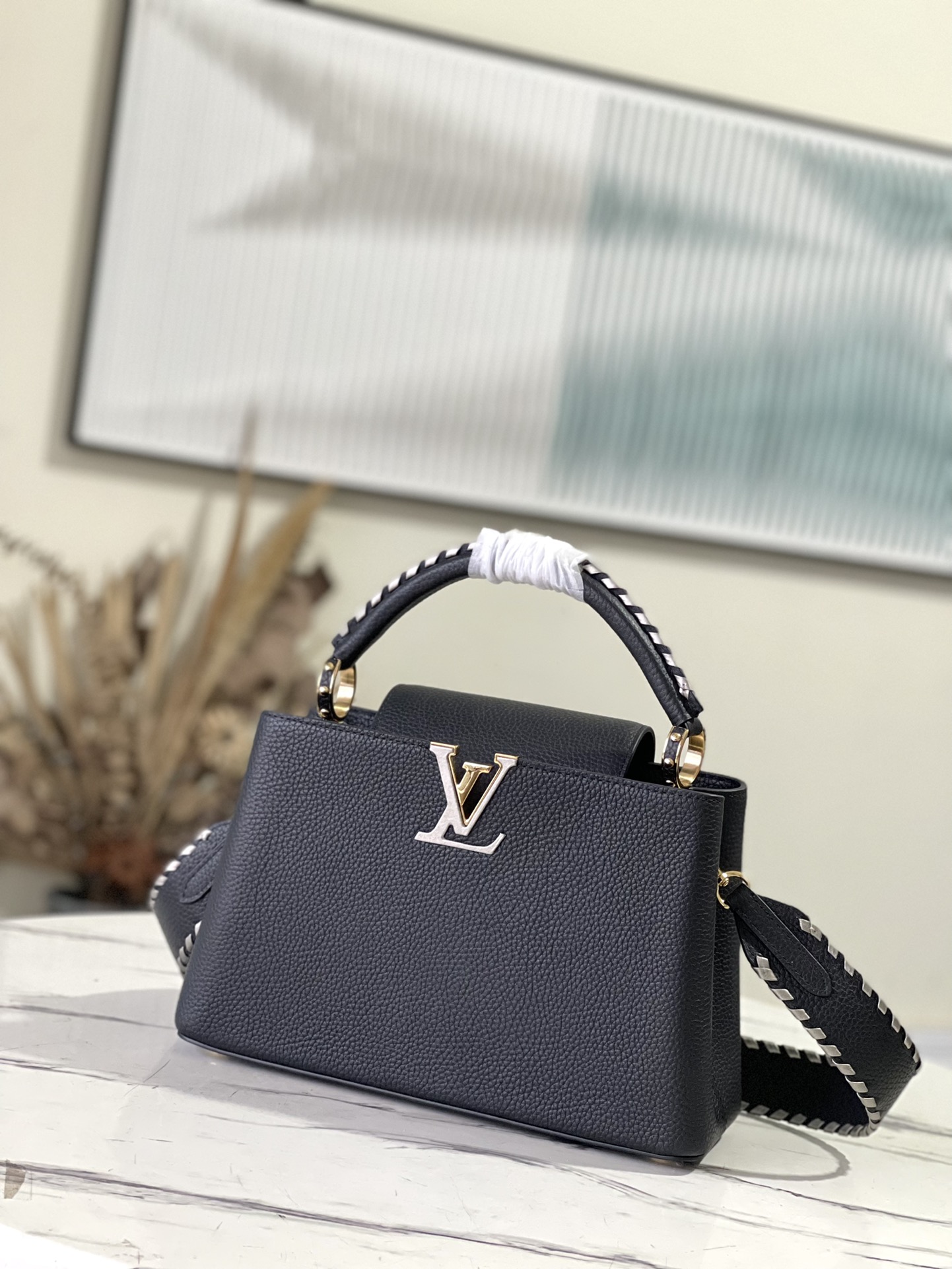 Louis Vuitton Z Capucines MM M21121