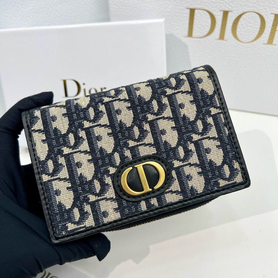 Dior 30 Montaigne Zipper Wallet
