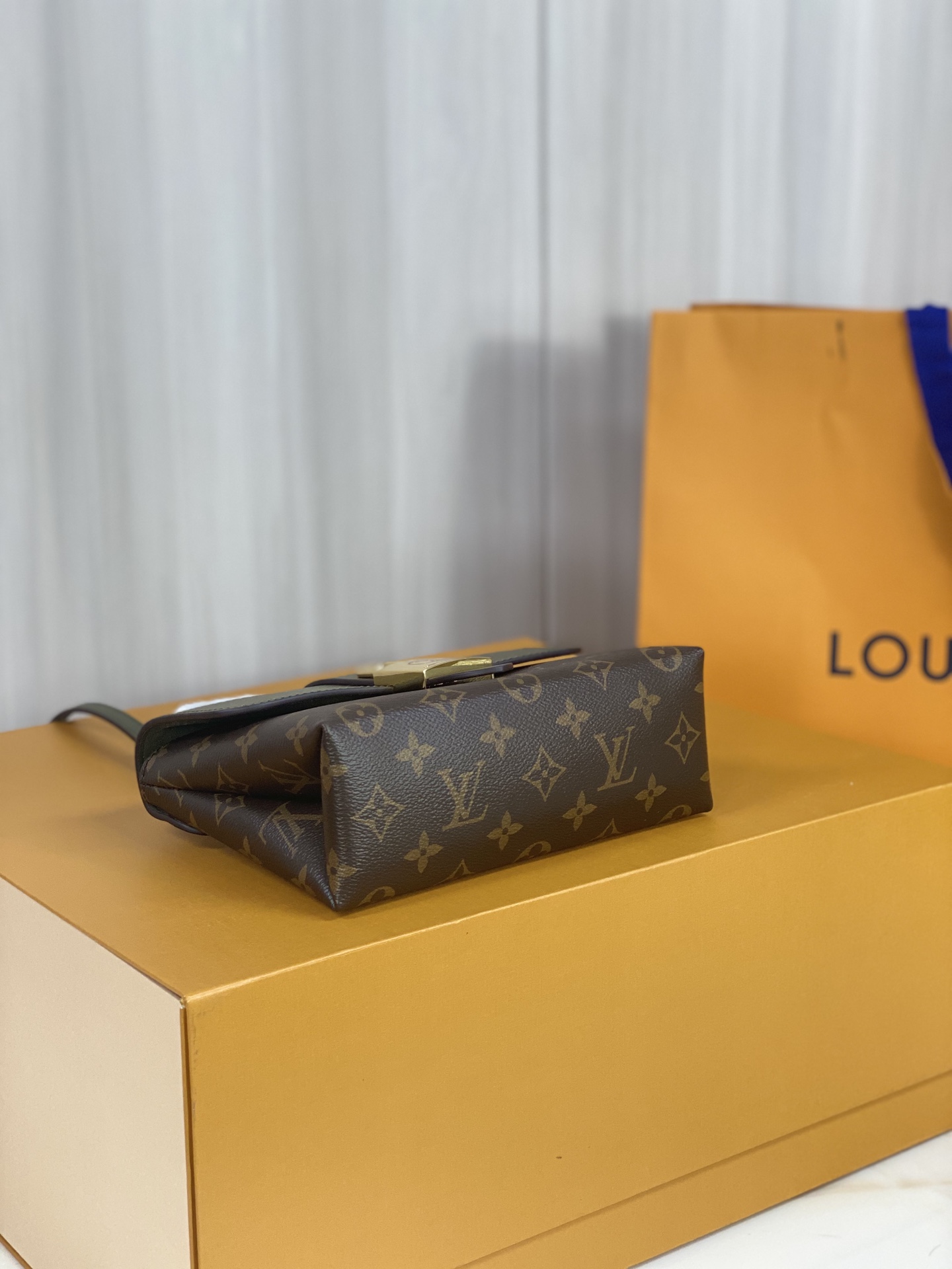 Louis Vuitton Locky BB M44797
