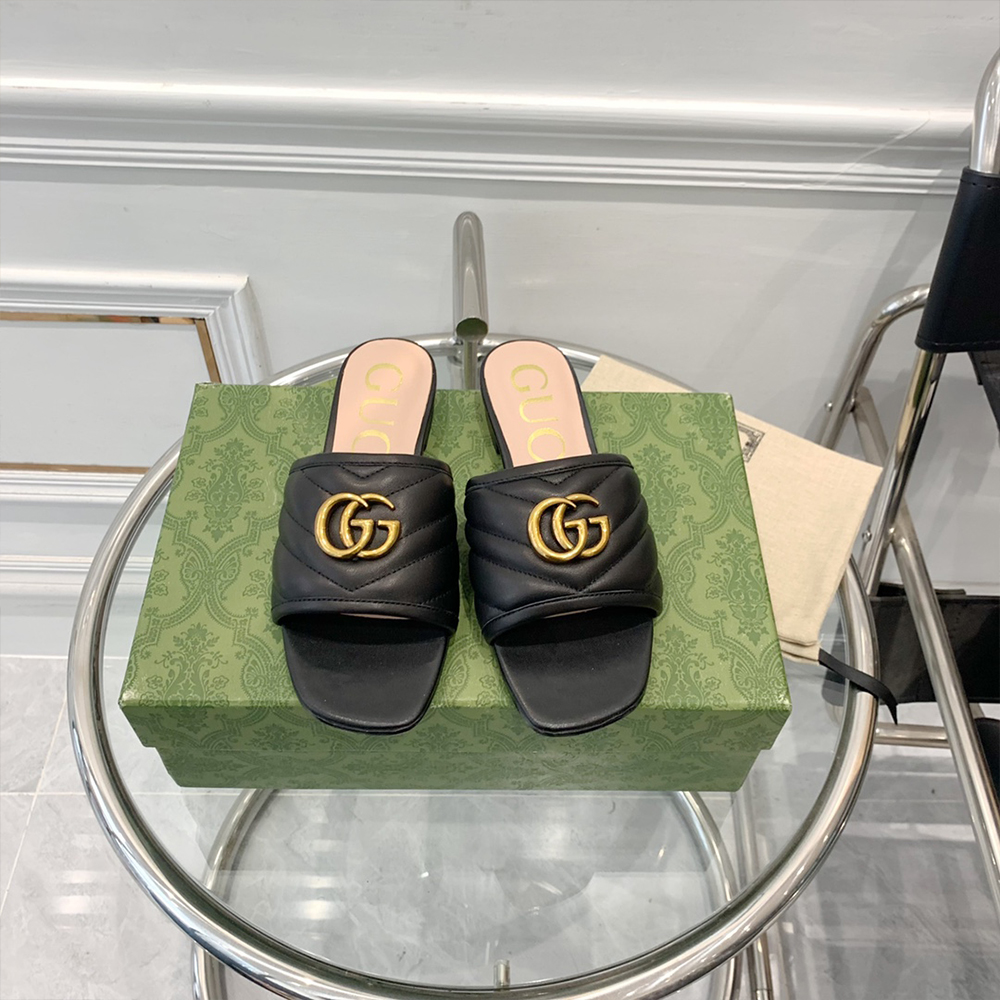 Gucci Double G leather sandals