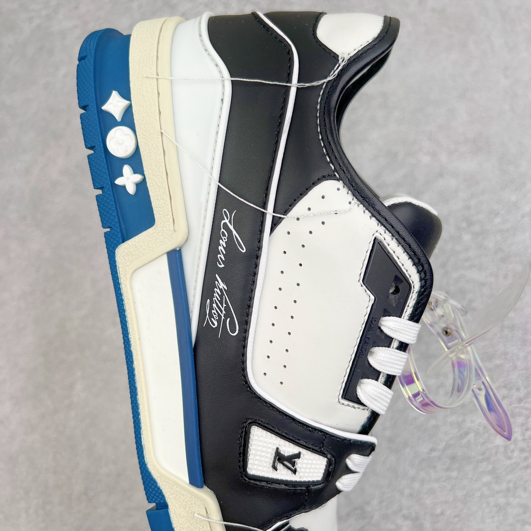 Louis Vuitton Sneakers black white