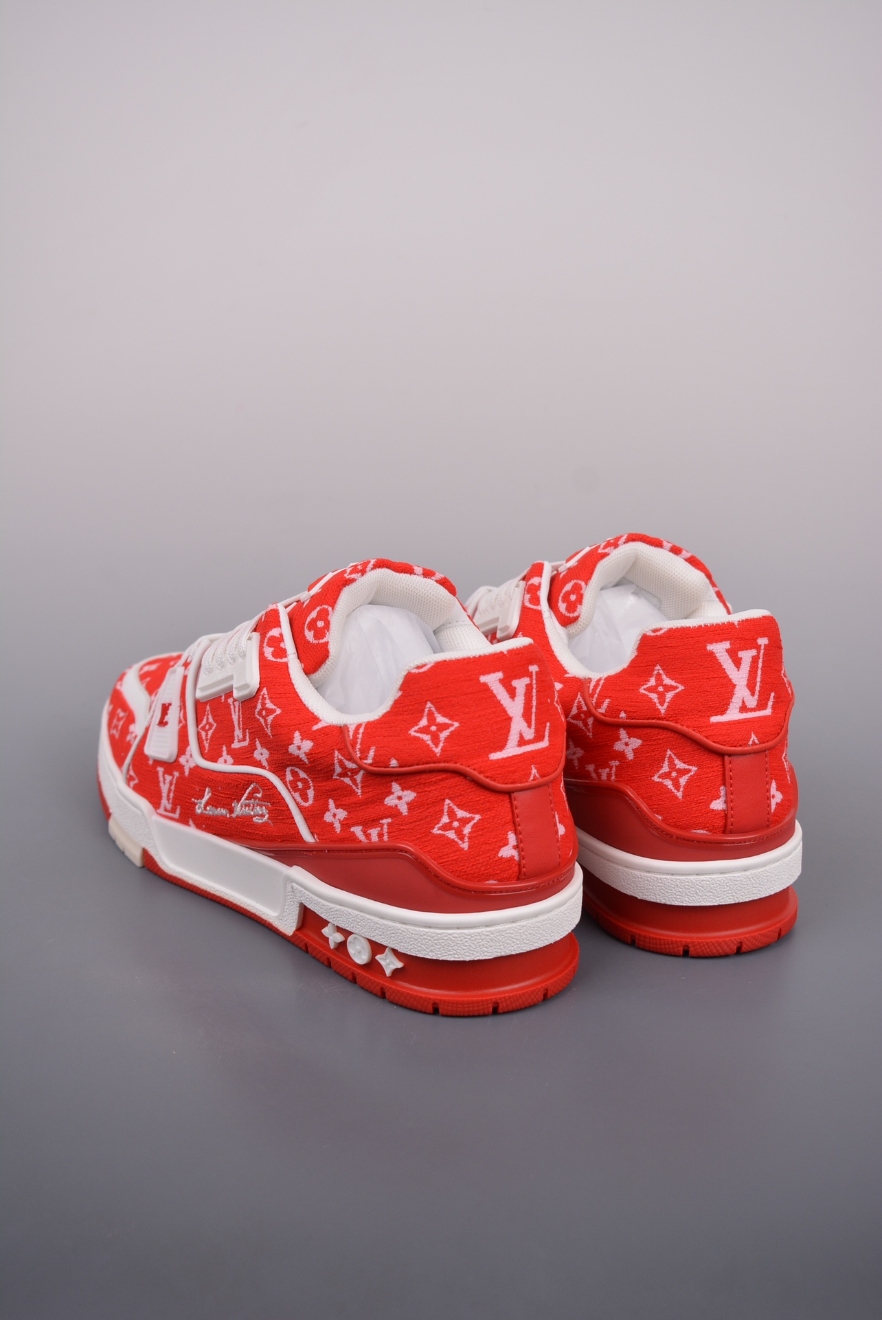 Louis Vuitton Sneakers pattern red