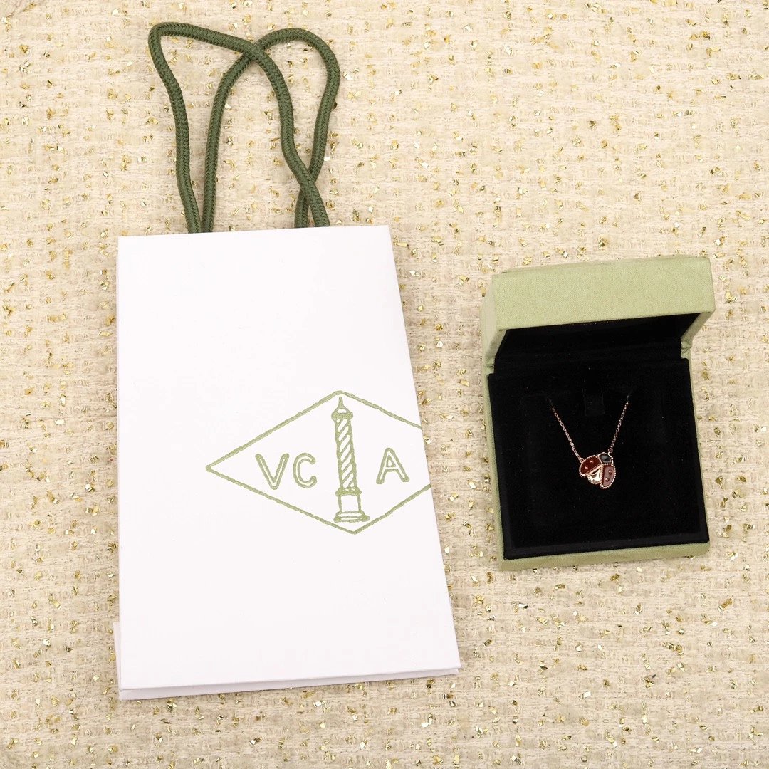 Van Cleef&Arpels VCA coccinella septempunctata Necklace