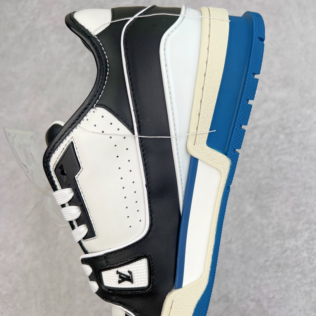 Louis Vuitton Sneakers black white