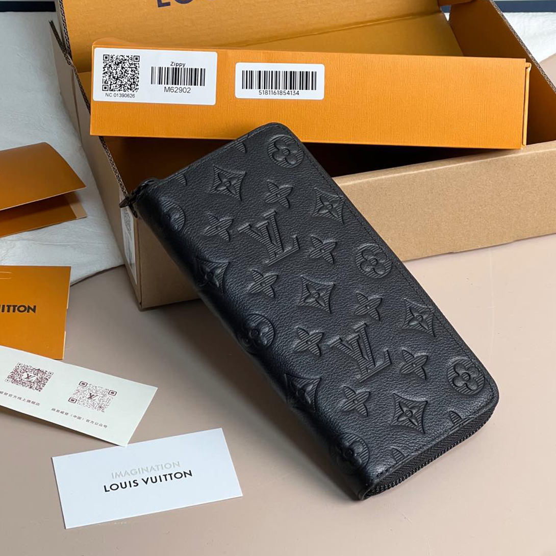 Louis Vuitton LV  Zippy Wallet