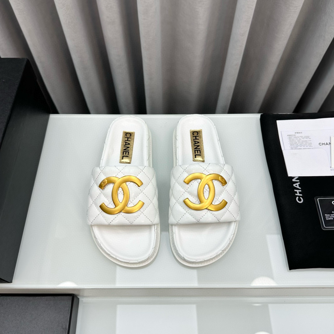 Chanel Gold Label Flat Bottom Fashion Sandals Slide