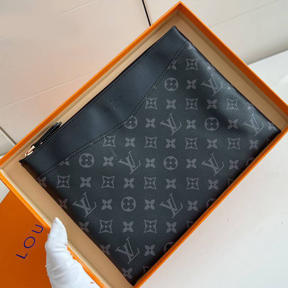 Louis Vuitton LV Daily Monogra Handbag M62048