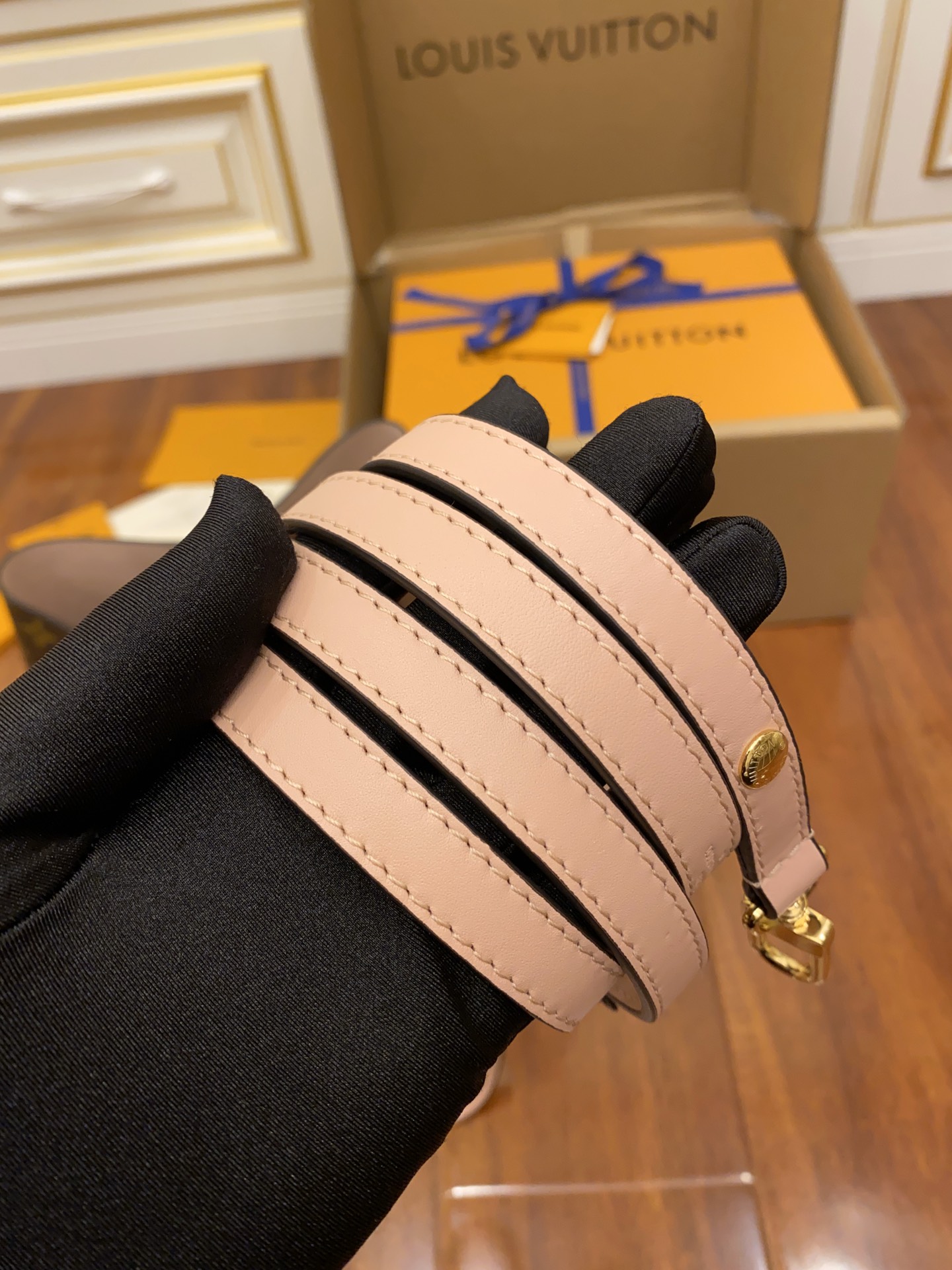 Louis Vuitton NeoNoe MM M44022