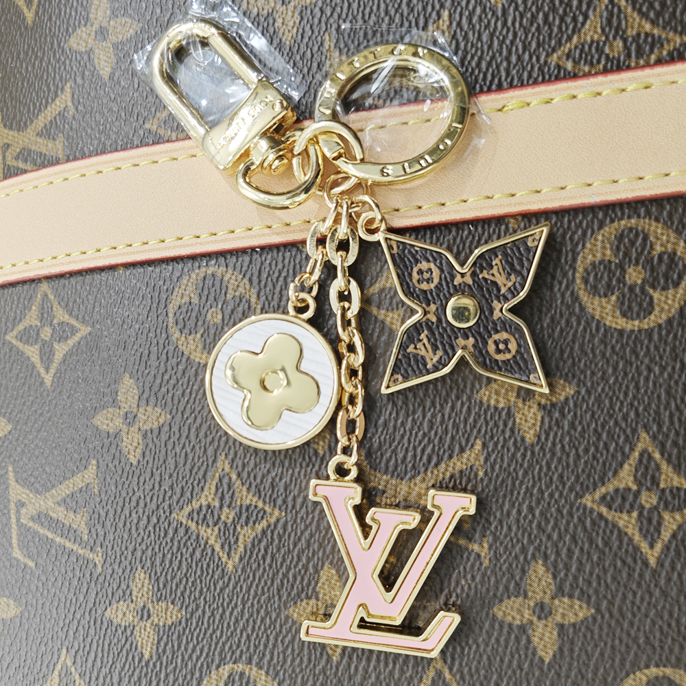 Louis Vuitton LV Keychains