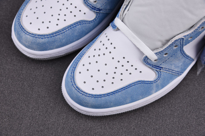 Air Jordan 1 High OG Hyper Royal 555088-402