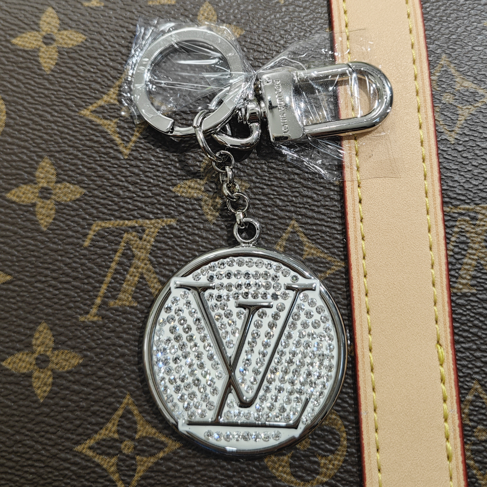 Louis Vuitton LV Keychains