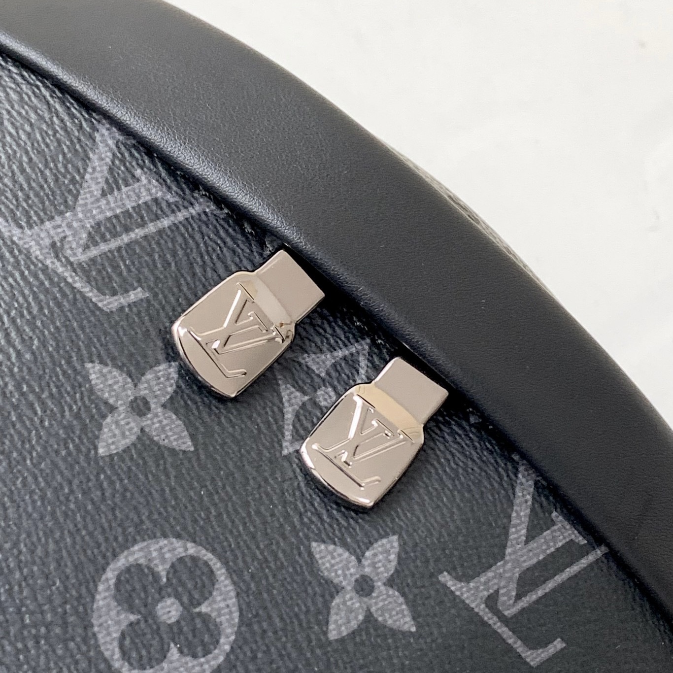 LV Discovery Bumbag PM