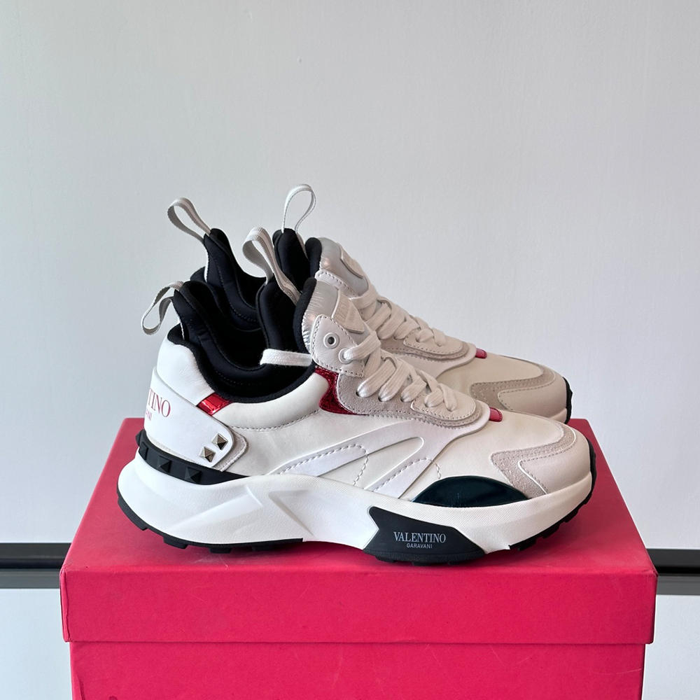 Valentino Garavani Leather Lace-Up Sneakers