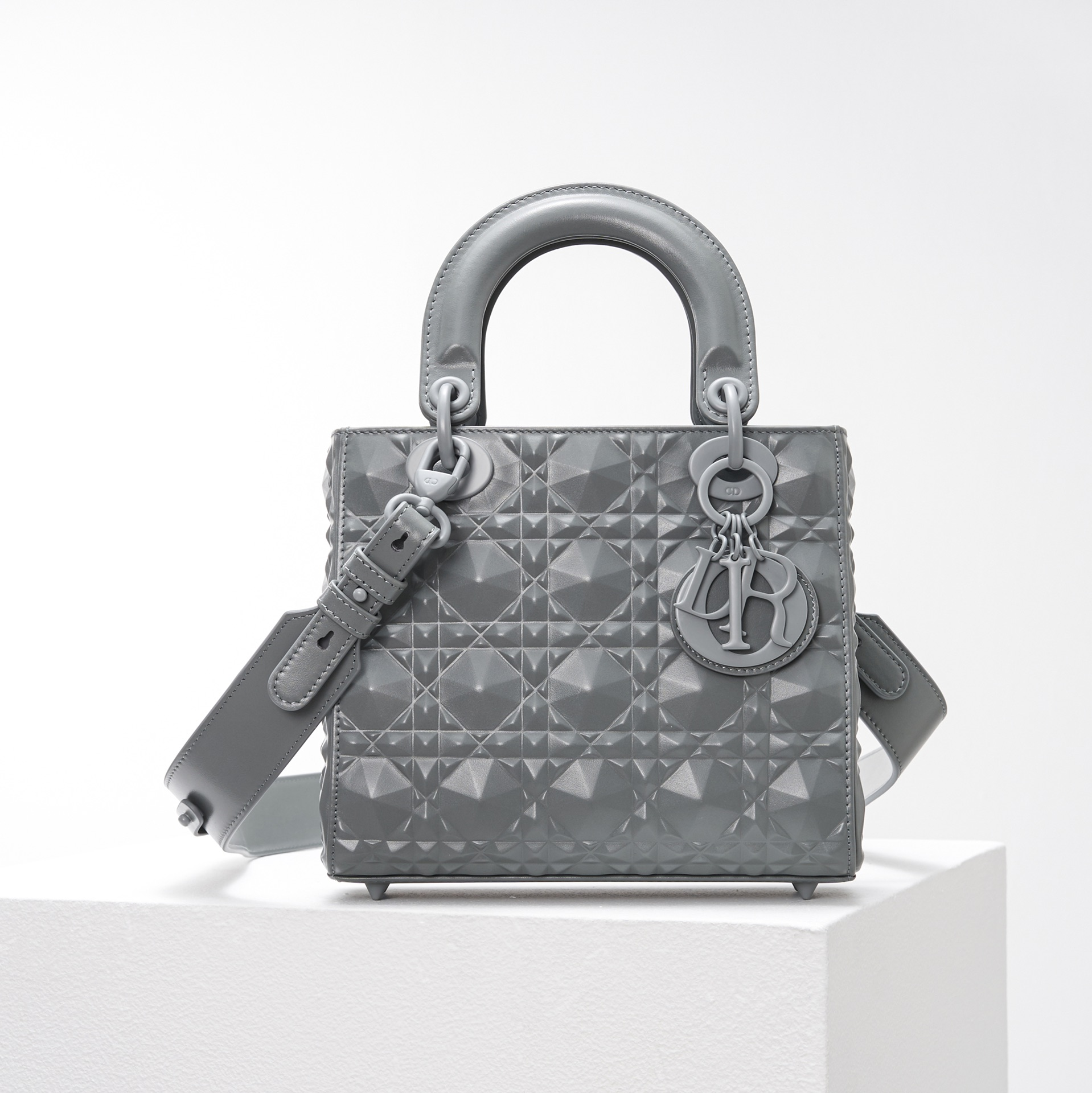 DIOR Lady Dior Diamond Vine Pattern Handbag
