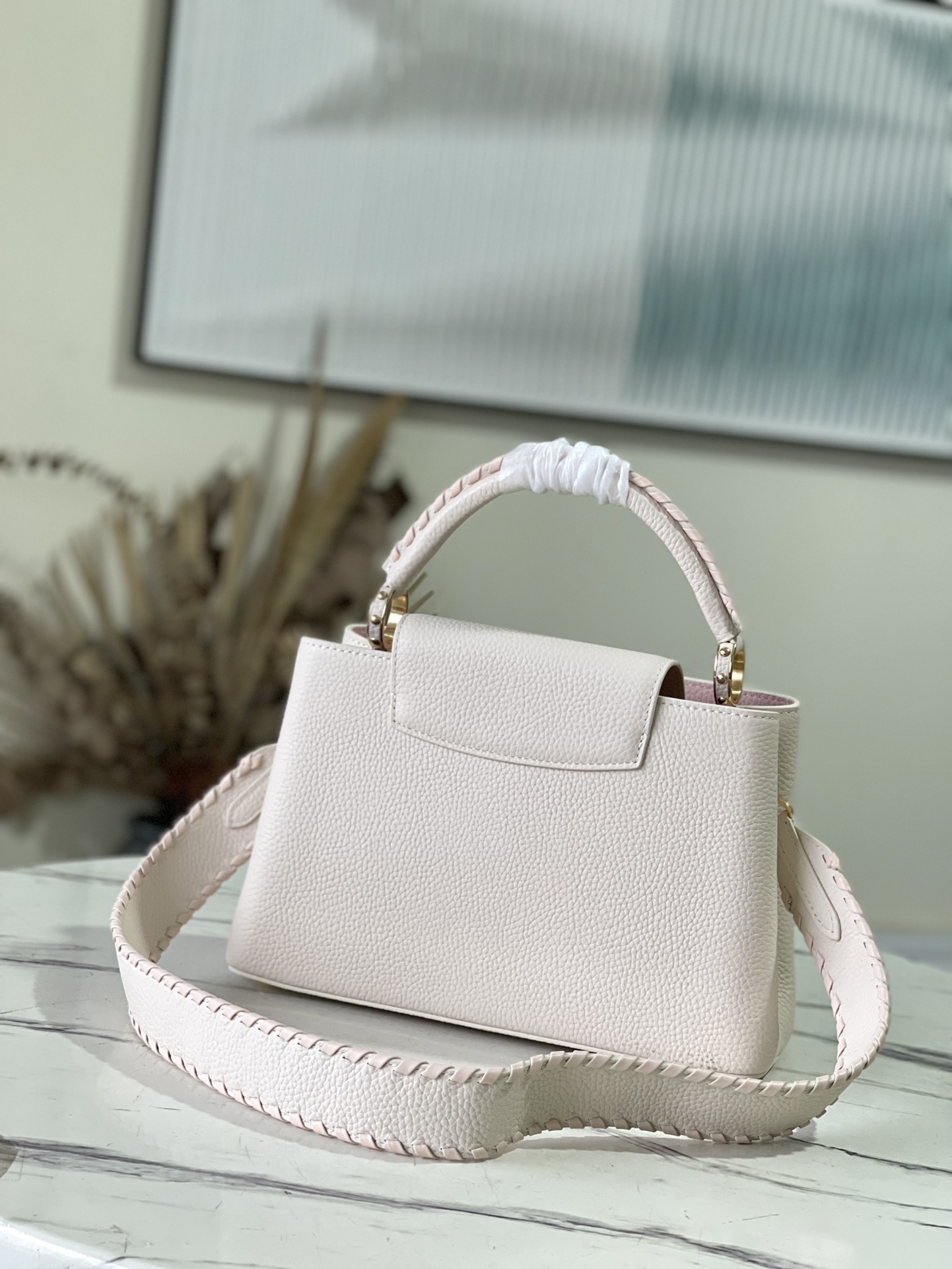 Louis Vuitton Z Capucines MM M21127